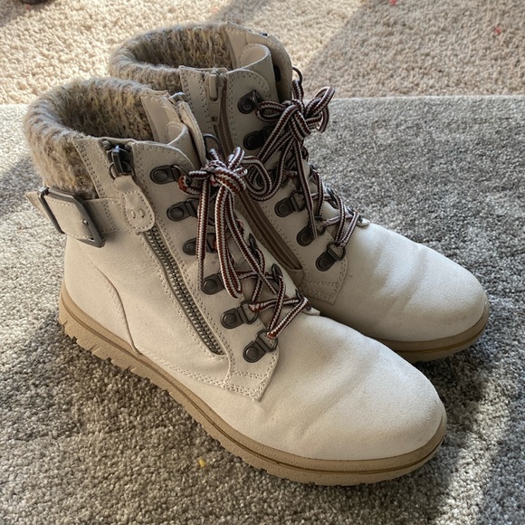 Cliffs Booties - Picture 1 of 10